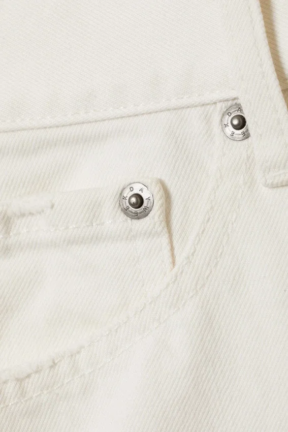 Pantalones cortos de denim de carpintero de talle bajo – Blanco polvoriento Pantalones cortos de denim de carpintero de talle bajo – Blanco polvoriento