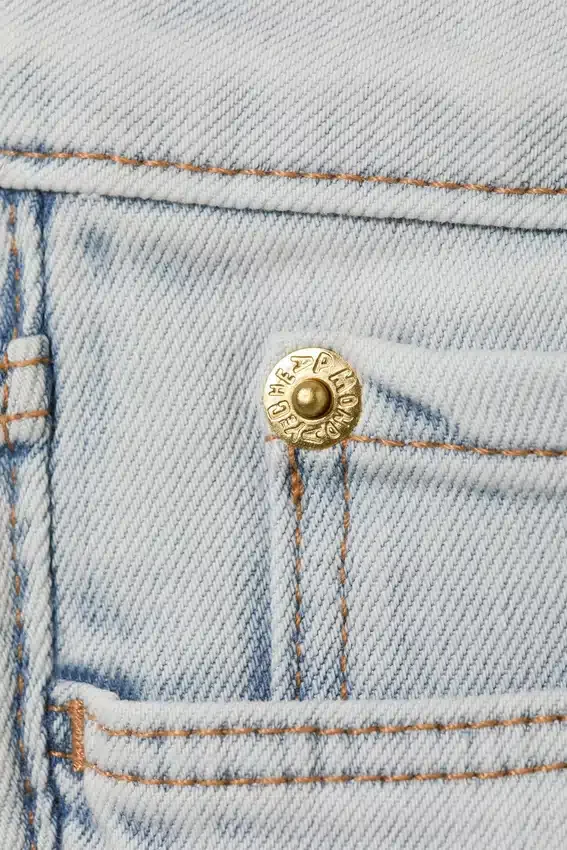 Pantalones cortos de denim de talle bajo Booty Bei – Aventure Blue – Azul claro | Cheap Monday GB Pantalones cortos de denim de talle bajo Booty Bei – Aventure Blue – Azul claro | Cheap Monday GB