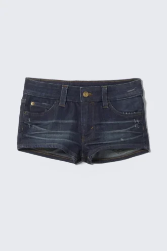 Pantalones cortos de denim de talle bajo Booty Bei – Azul oscuro | Cheap Monday Gb