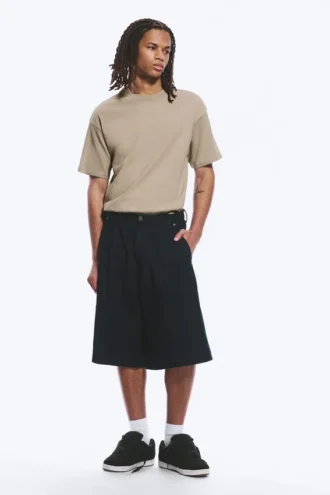 Pantalones cortos de denim holgados con pliegues y talle medio – Emerald Rinse – Azul oscuro
