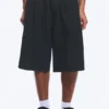 Pantalones cortos de denim holgados con pliegues y talle medio – Emerald Rinse – Azul oscuro Pantalones cortos de denim holgados con pliegues y talle medio – Emerald Rinse – Azul oscuro