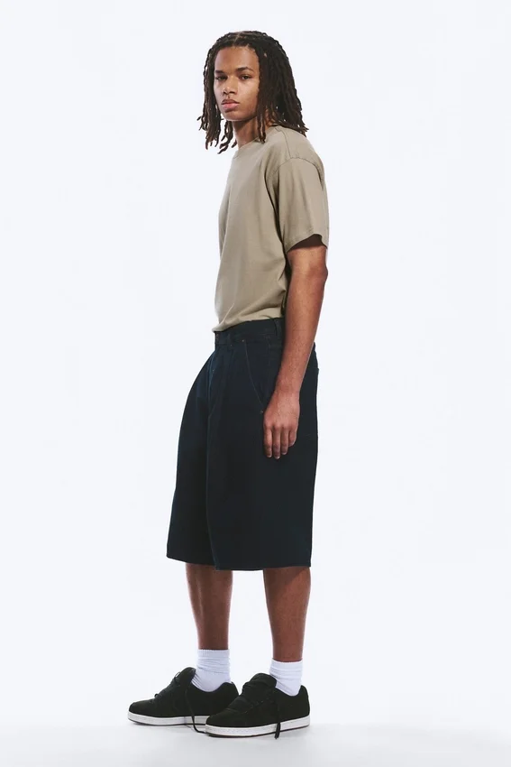 Pantalones cortos de denim holgados con pliegues y talle medio – Emerald Rinse – Azul oscuro Pantalones cortos de denim holgados con pliegues y talle medio – Emerald Rinse – Azul oscuro