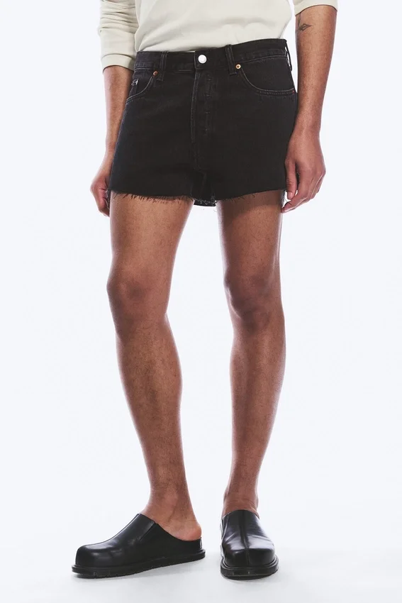 Pantalones cortos de denim holgados de tiro medio Gravity – Tuned Black – Negro Pantalones cortos de denim holgados de tiro medio Gravity – Tuned Black – Negro