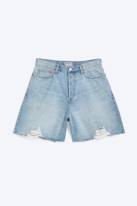 Pantalones cortos de denim holgados en color ceniza – Kimberly Worn – Azul medio Pantalones cortos de denim holgados en color ceniza – Kimberly Worn – Azul medio