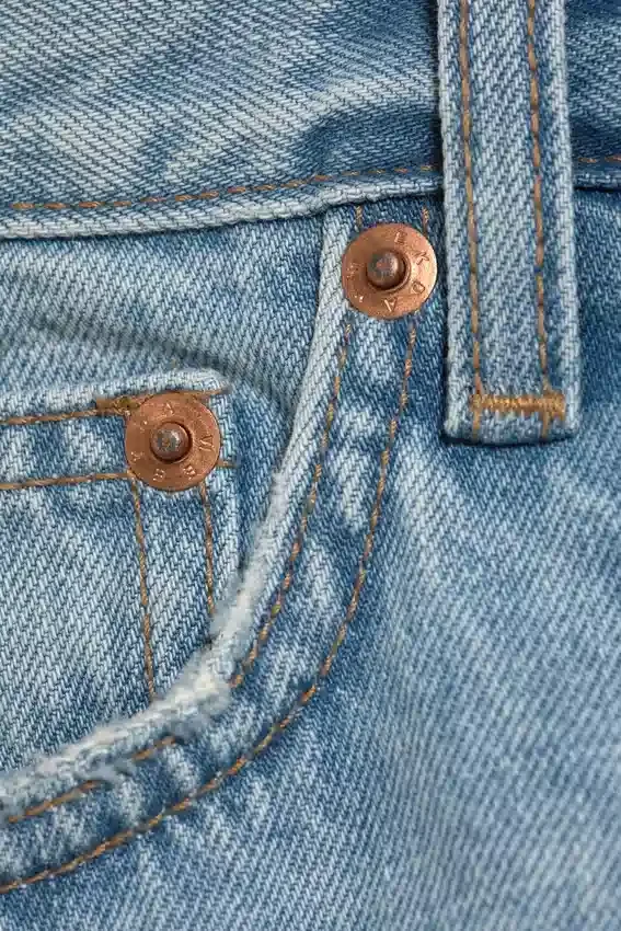 Pantalones cortos de denim holgados en color ceniza – Kimberly Worn – Azul medio Pantalones cortos de denim holgados en color ceniza – Kimberly Worn – Azul medio