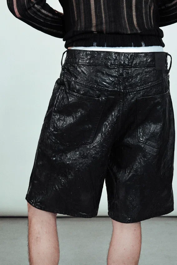 Pantalones cortos de denim recubierto, holgados y de talle bajo – Negro Pantalones cortos de denim recubierto, holgados y de talle bajo – Negro