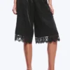 Pantalones cortos de encaje satinado – Negro Pantalones cortos de encaje satinado – Negro