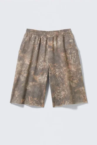 Pantalones cortos de felpa estampados de corte oversize hasta la rodilla – Caqui – Rustic Terrain