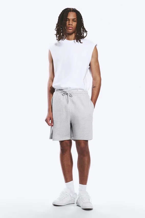 Pantalones cortos de felpa holgados – Gris polvo claro Pantalones cortos de felpa holgados – Gris polvo claro