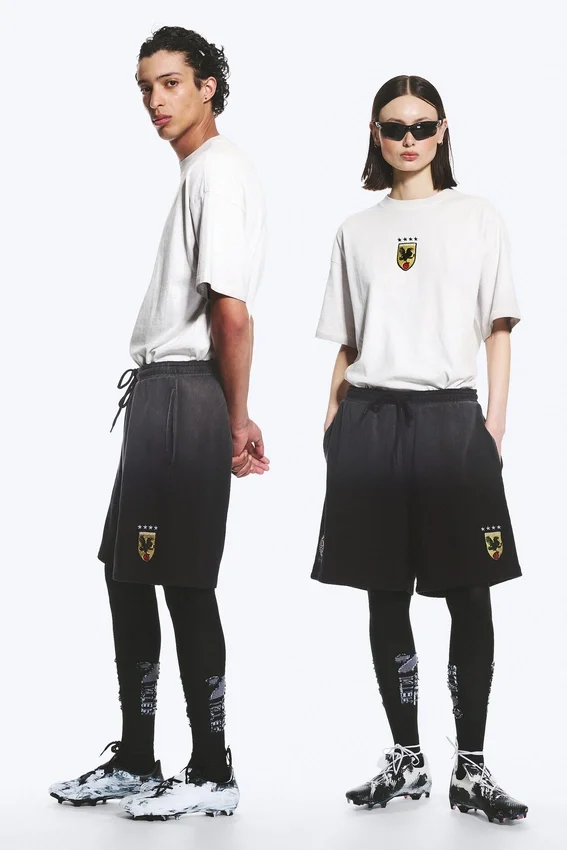 Pantalones cortos de fútbol de jersey holgados Toffs – negro apagado Pantalones cortos de fútbol de jersey holgados Toffs – negro apagado