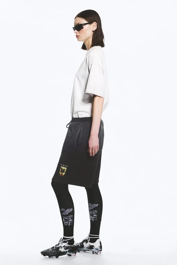 Pantalones cortos de fútbol de jersey holgados Toffs – negro apagado Pantalones cortos de fútbol de jersey holgados Toffs – negro apagado