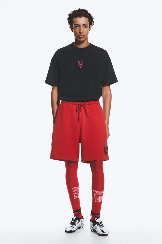 Pantalones cortos de fútbol de jersey holgados Toffs – Rojo brillante Pantalones cortos de fútbol de jersey holgados Toffs – Rojo brillante