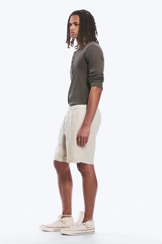 Pantalones cortos de lino de corte holgado con cordón – Crudo Pantalones cortos de lino de corte holgado con cordón – Crudo