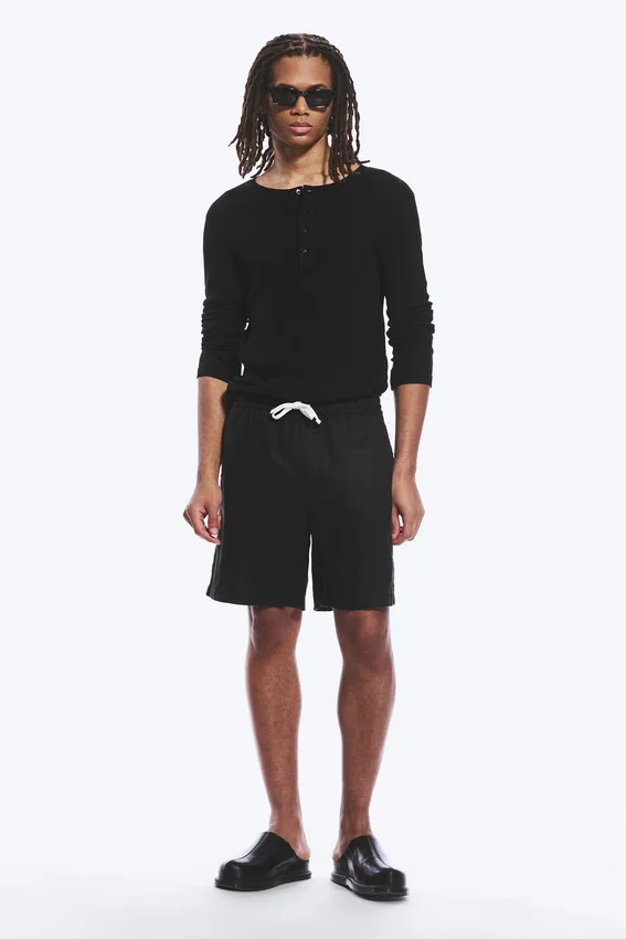 Pantalones cortos de lino holgados con cordón – Negro Pantalones cortos de lino holgados con cordón – Negro