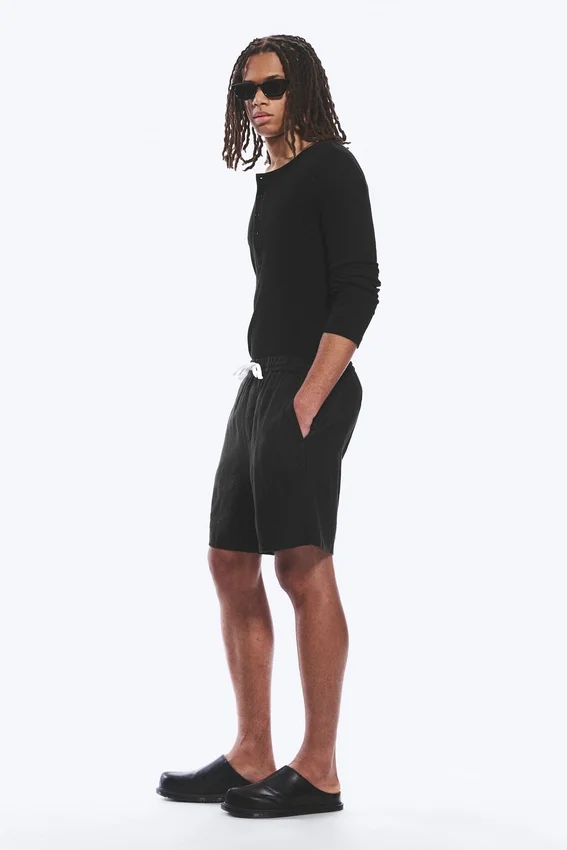 Pantalones cortos de lino holgados con cordón – Negro Pantalones cortos de lino holgados con cordón – Negro