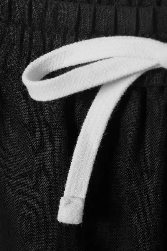 Pantalones cortos de lino holgados con cordón – Negro Pantalones cortos de lino holgados con cordón – Negro