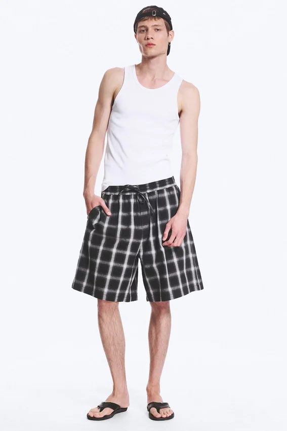 Pantalones cortos de mezcla de lino – A cuadros negros Pantalones cortos de mezcla de lino – A cuadros negros