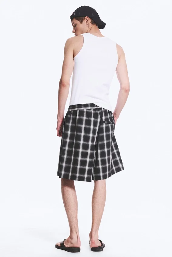 Pantalones cortos de mezcla de lino – A cuadros negros Pantalones cortos de mezcla de lino – A cuadros negros