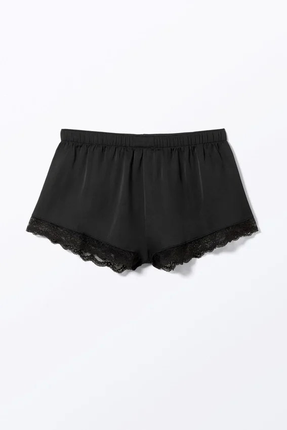 Pantalones cortos de satén con encaje – Negro Pantalones cortos de satén con encaje – Negro