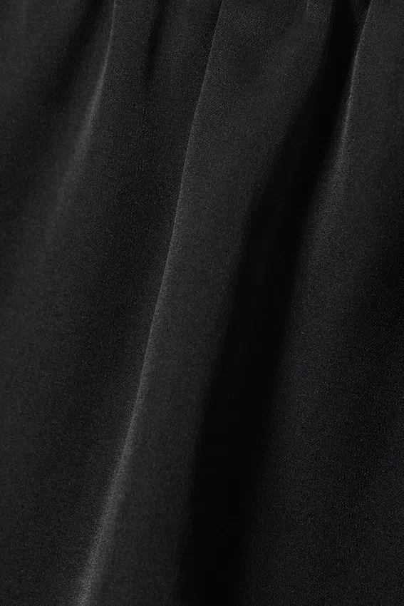 Pantalones cortos de satén con encaje – Negro Pantalones cortos de satén con encaje – Negro