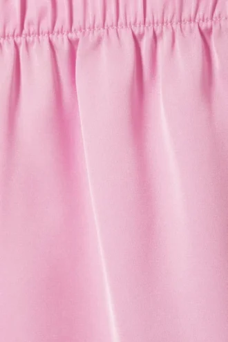 Pantalones cortos de satén con encaje – Rosa – Encaje negro