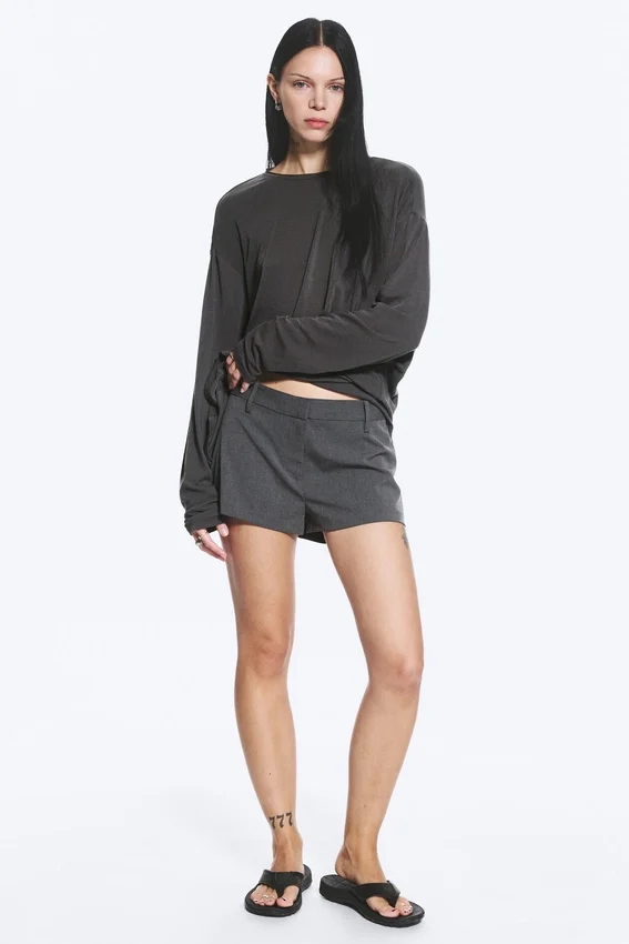 Pantalones cortos de traje de cintura baja – Gris oscuro jaspeado Pantalones cortos de traje de cintura baja – Gris oscuro jaspeado