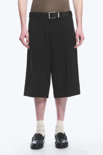 Pantalones cortos de traje de talle bajo y corte holgado – Negro