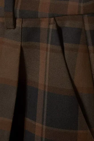 Pantalones cortos de traje hasta la rodilla – A cuadros marrón oscuro