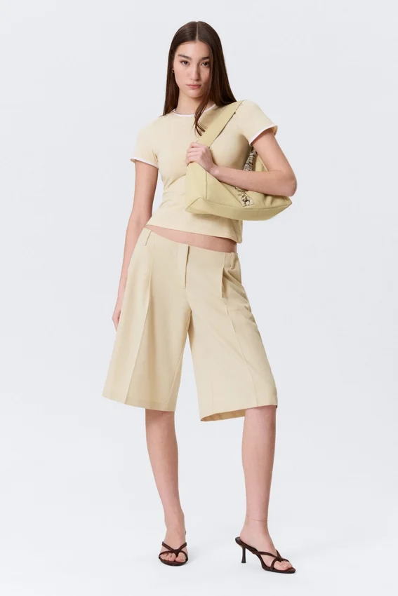 Pantalones cortos de traje holgados de talle bajo y largo tres cuartos – Beige claro Pantalones cortos de traje holgados de talle bajo y largo tres cuartos – Beige claro