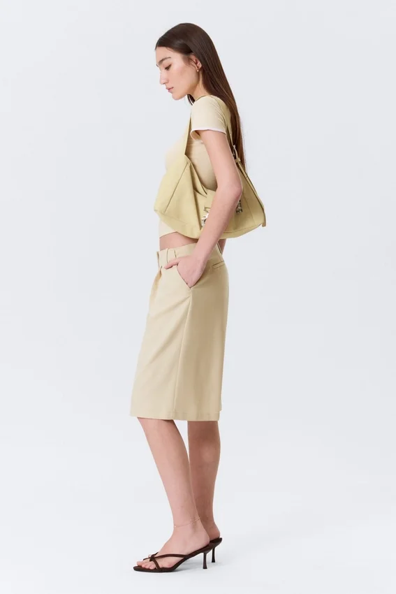 Pantalones cortos de traje holgados de talle bajo y largo tres cuartos – Beige claro Pantalones cortos de traje holgados de talle bajo y largo tres cuartos – Beige claro