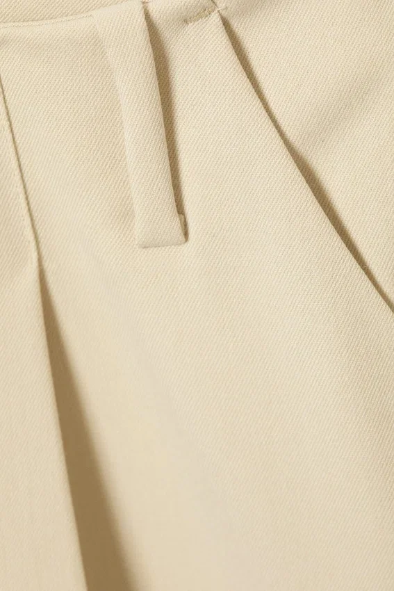 Pantalones cortos de traje holgados de talle bajo y largo tres cuartos – Beige claro Pantalones cortos de traje holgados de talle bajo y largo tres cuartos – Beige claro