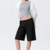 Pantalones cortos de traje holgados de talle bajo y largo tres cuartos – Negro Pantalones cortos de traje holgados de talle bajo y largo tres cuartos – Negro