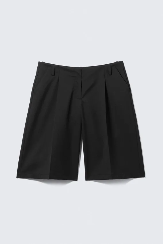 Pantalones cortos de traje holgados de talle bajo y largo tres cuartos – Negro Pantalones cortos de traje holgados de talle bajo y largo tres cuartos – Negro