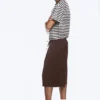 Pantalones cortos de traje holgados de talle medio – Marrón oscuro Pantalones cortos de traje holgados de talle medio – Marrón oscuro