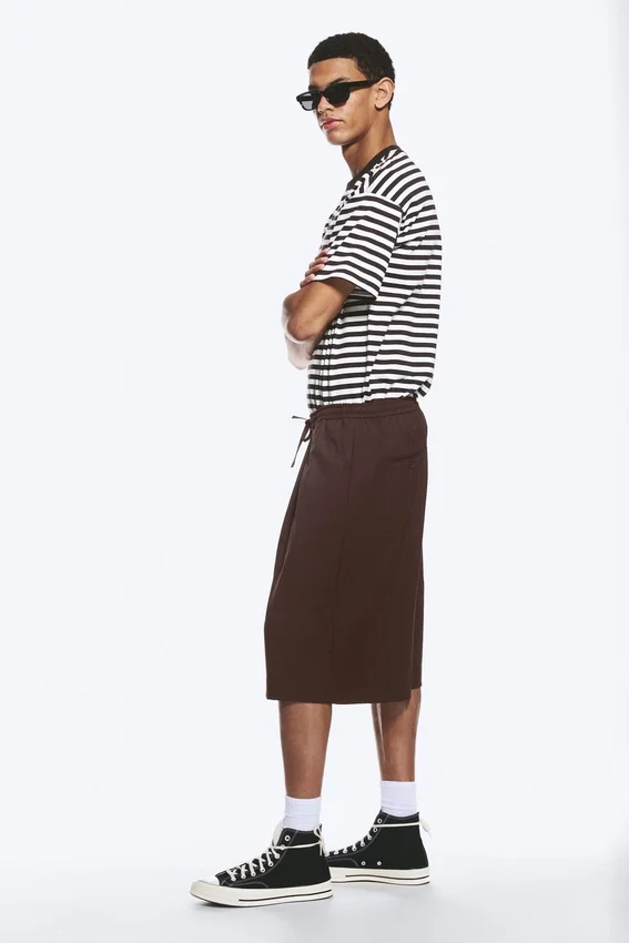 Pantalones cortos de traje holgados de talle medio – Marrón oscuro Pantalones cortos de traje holgados de talle medio – Marrón oscuro