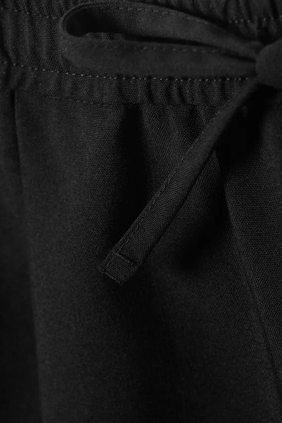 Pantalones cortos de traje holgados de talle medio – Negro Pantalones cortos de traje holgados de talle medio – Negro