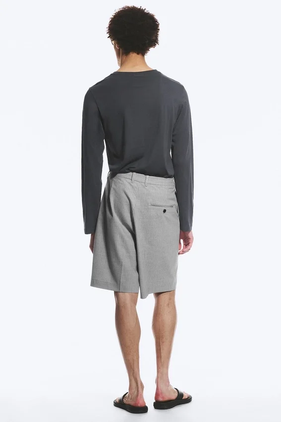 Pantalones cortos de traje holgados Uno – Gris claro empolvado Pantalones cortos de traje holgados Uno – Gris claro empolvado
