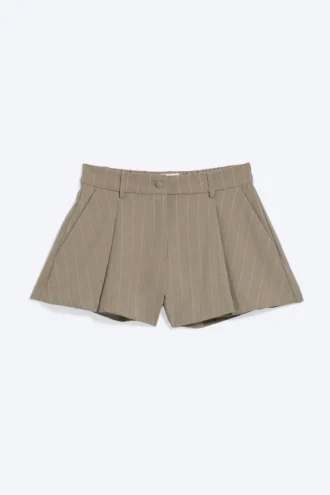 Pantalones cortos de traje mini con pliegues de corte holgado – Beige a rayas