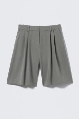 Pantalones cortos entallados con pliegues anchos – Gris oscuro jaspeado