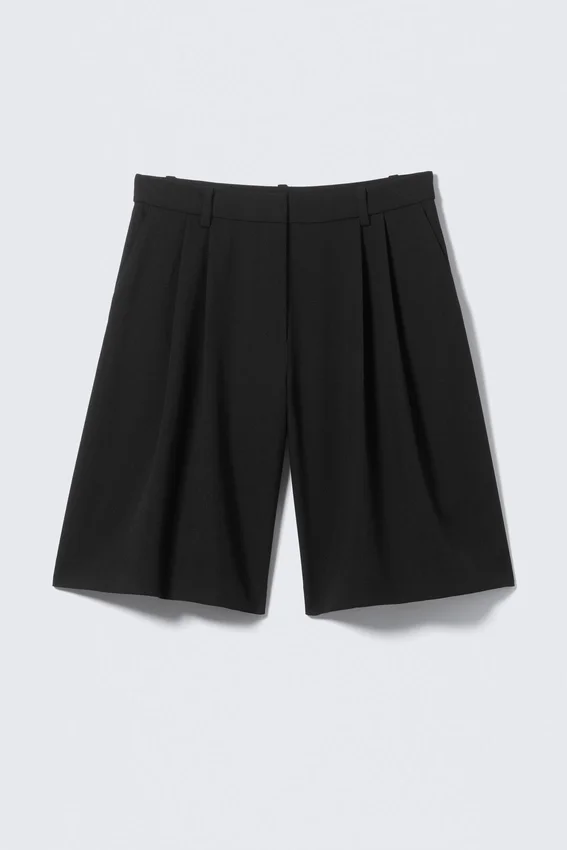 Pantalones cortos entallados con pliegues anchos – Negro Pantalones cortos entallados con pliegues anchos – Negro