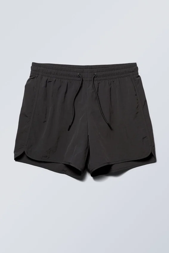 Pantalones cortos estructurados a media pierna – Negro Pantalones cortos estructurados a media pierna – Negro