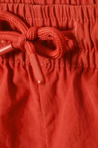 Pantalones cortos estructurados a media pierna – Rojo
