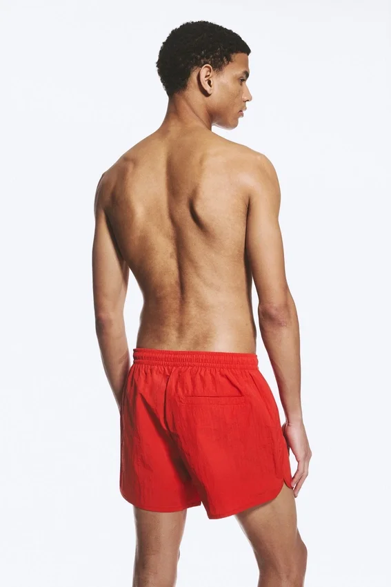Pantalones cortos estructurados a media pierna – Rojo Pantalones cortos estructurados a media pierna – Rojo