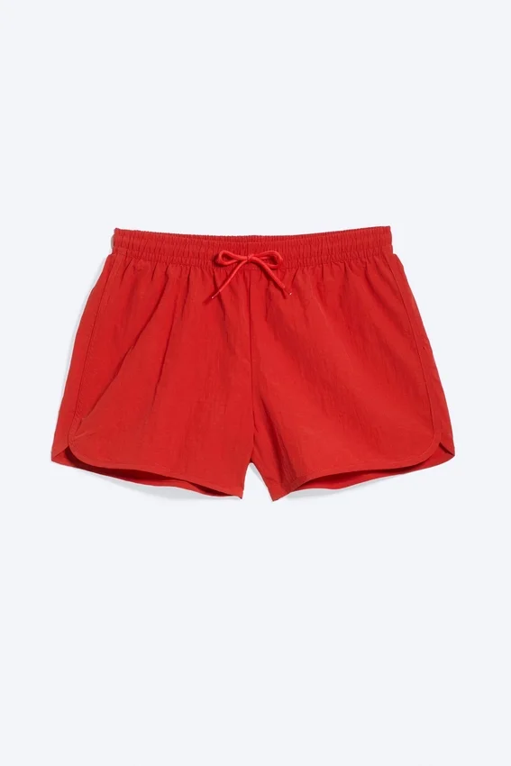 Pantalones cortos estructurados a media pierna – Rojo Pantalones cortos estructurados a media pierna – Rojo