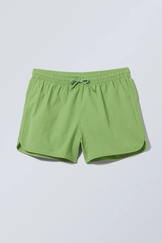 Pantalones cortos estructurados a media pierna – Verde brillante Pantalones cortos estructurados a media pierna – Verde brillante