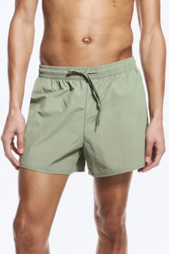 Pantalones cortos estructurados a media pierna – Verde caqui claro apagado
