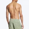 Pantalones cortos estructurados a media pierna – Verde caqui claro apagado Pantalones cortos estructurados a media pierna – Verde caqui claro apagado