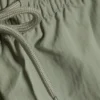 Pantalones cortos estructurados a media pierna – Verde caqui claro apagado Pantalones cortos estructurados a media pierna – Verde caqui claro apagado