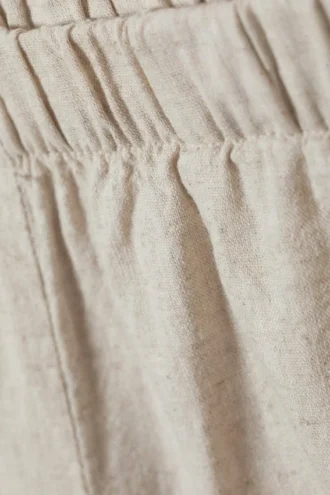 Pantalones cortos holgados de mezcla de lino – Crudo