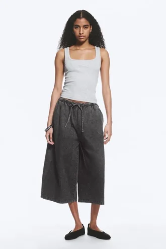 Pantalones cortos holgados de talle bajo – Gris oscuro